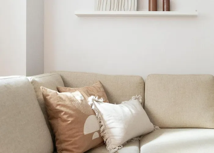 Charming One Bedroom In Apartamento Tallin