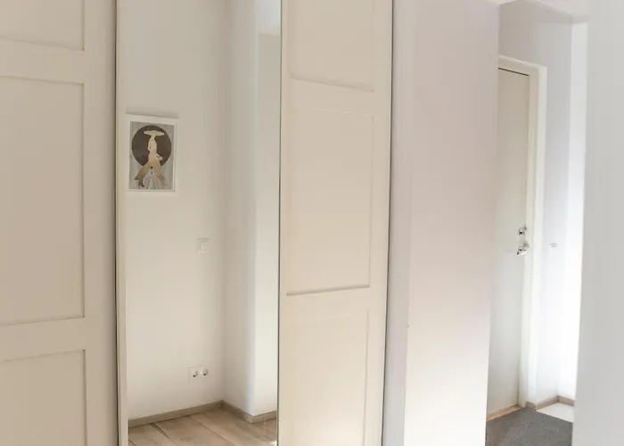 Charming One Bedroom In Appartement *