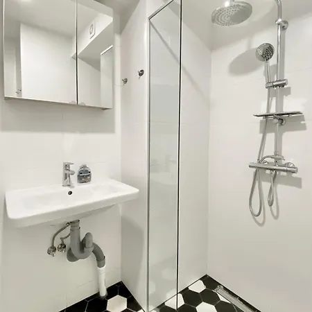 Charming One Bedroom In *